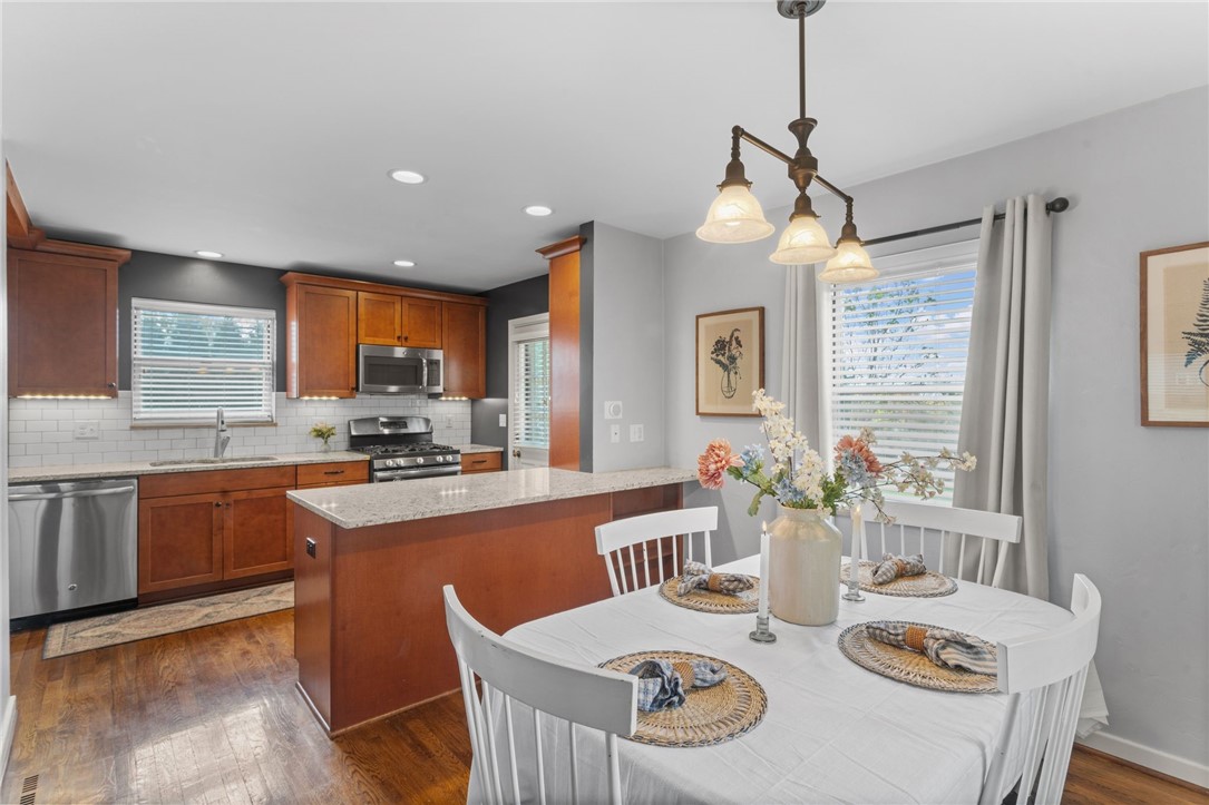 1553 Crestview Dr