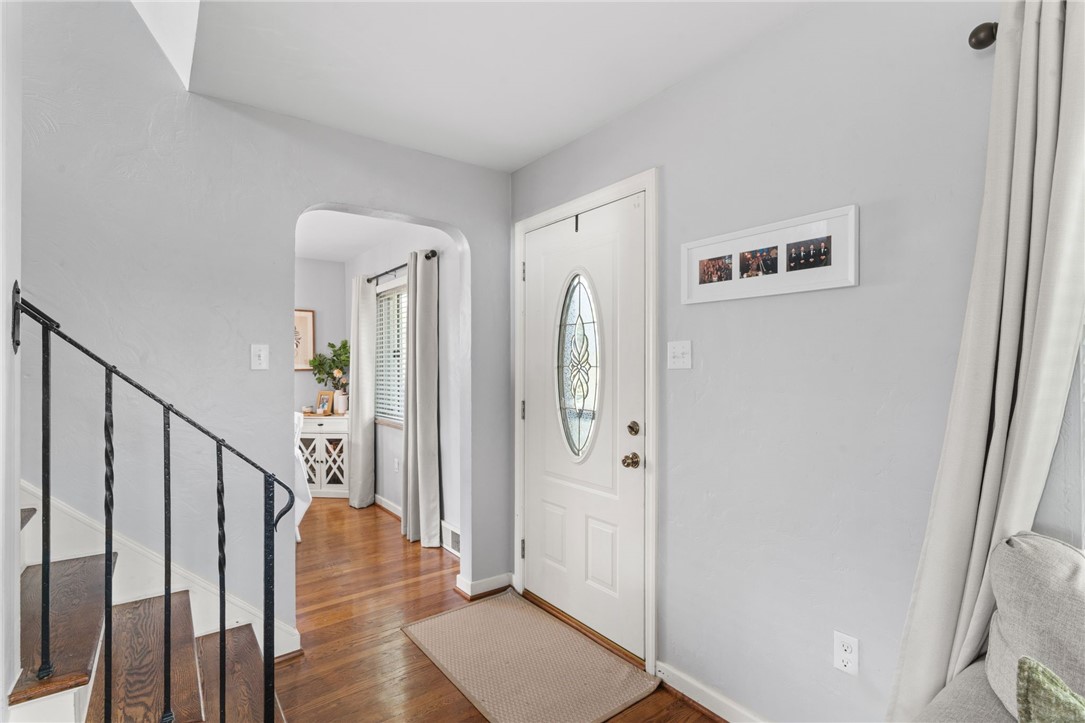 1553 Crestview Dr