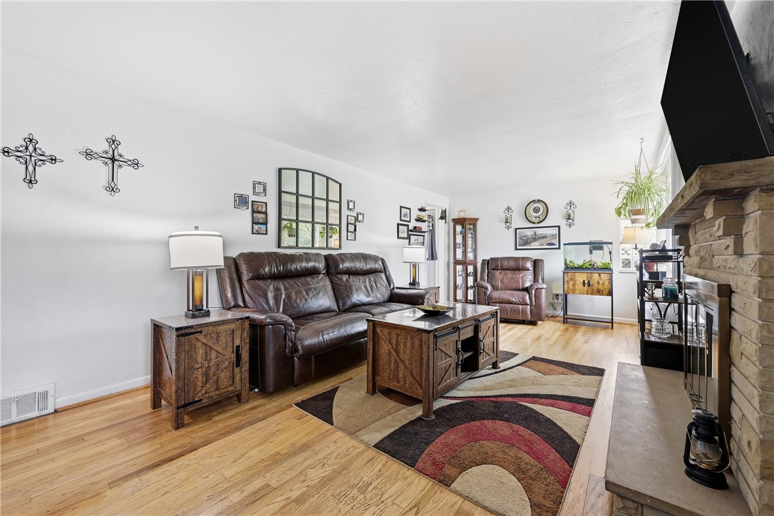 210 Pontiac Ave