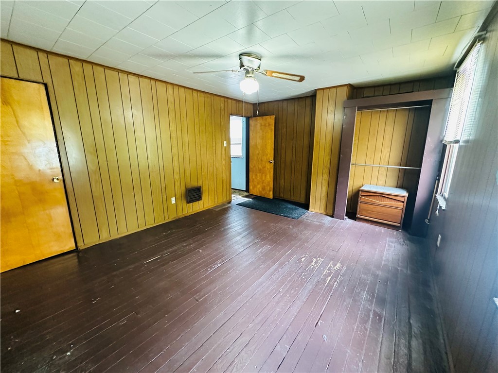 1421 Ridge Ave