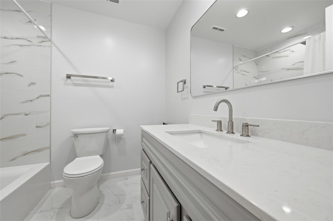540 N NEVILLE 305