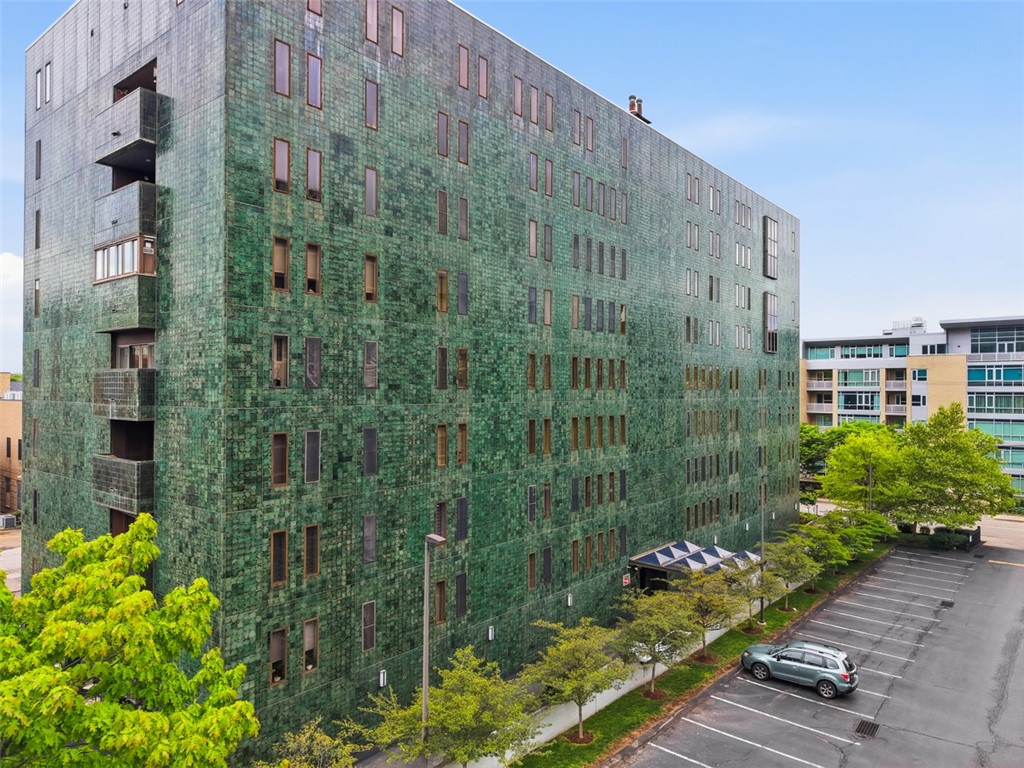 540 N NEVILLE 305