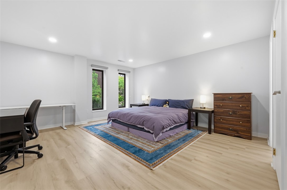 540 N NEVILLE 305