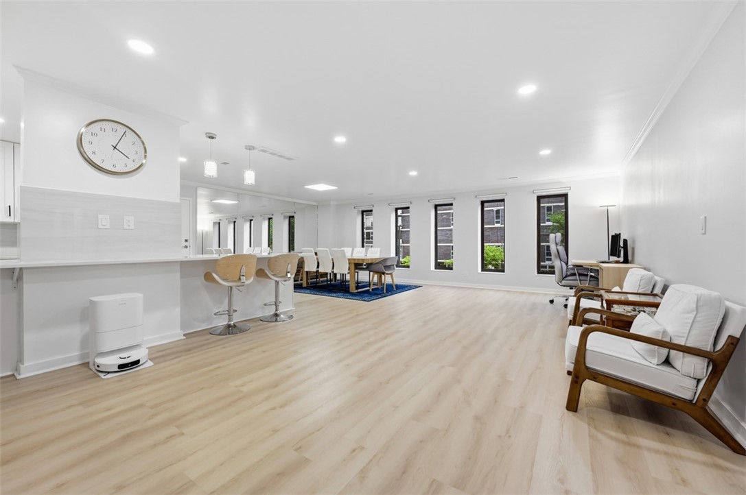 540 N NEVILLE 305
