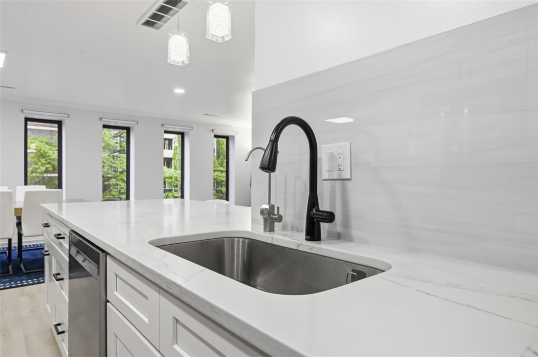 540 N NEVILLE 305
