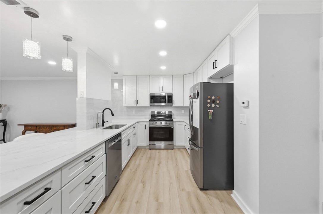 540 N NEVILLE 305
