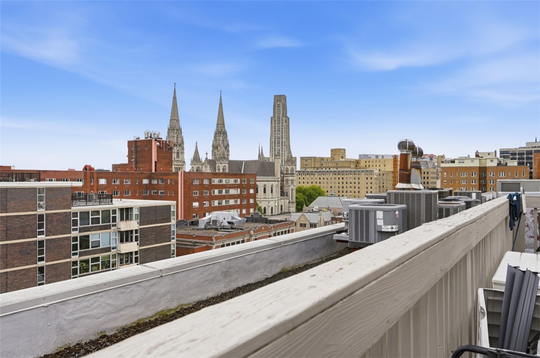540 N NEVILLE 305
