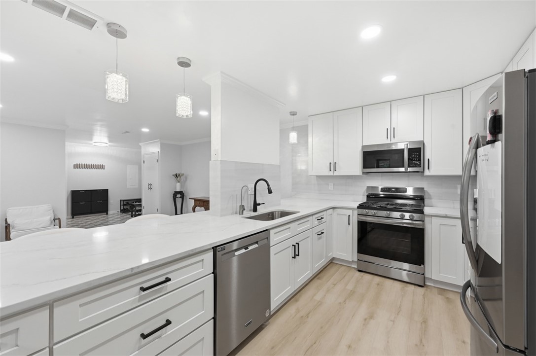 540 N NEVILLE 305