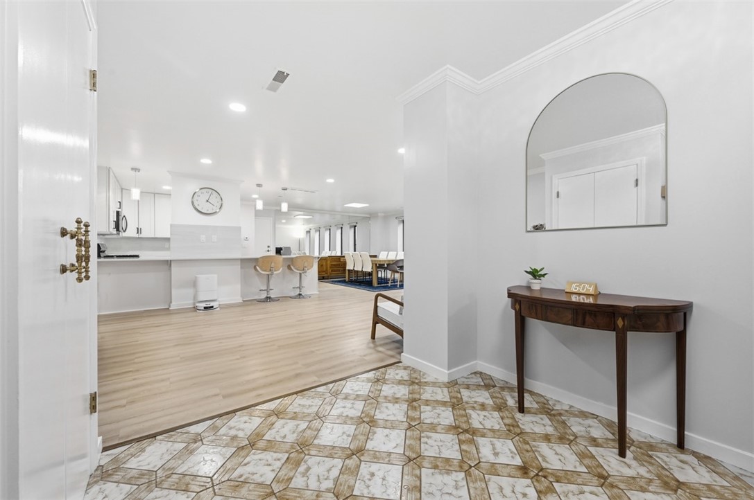 540 N NEVILLE 305