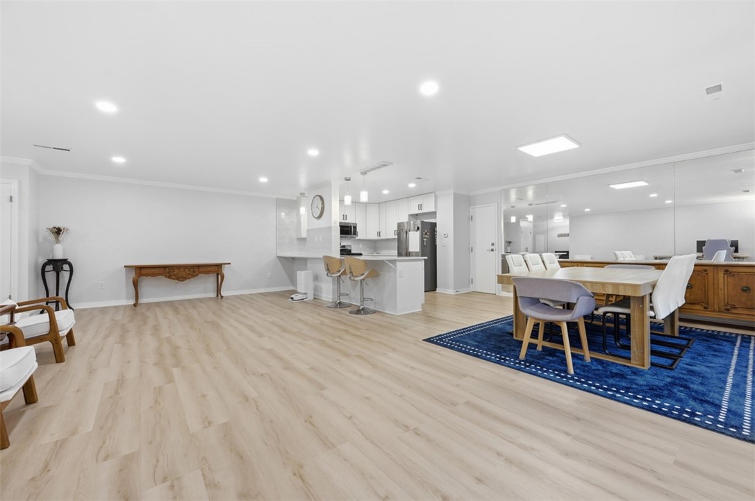 540 N NEVILLE 305