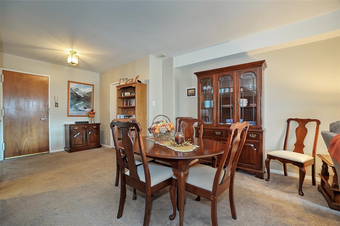 320 Fort Duquesne Blvd 8M