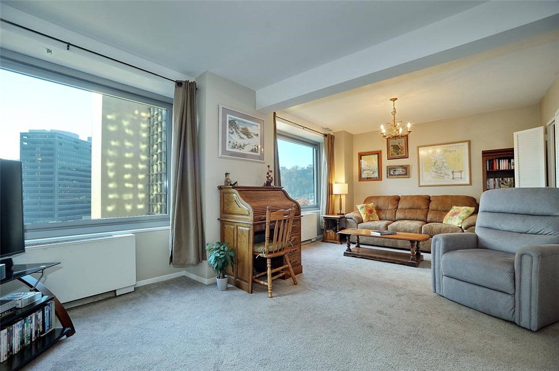 320 Fort Duquesne Blvd 8M