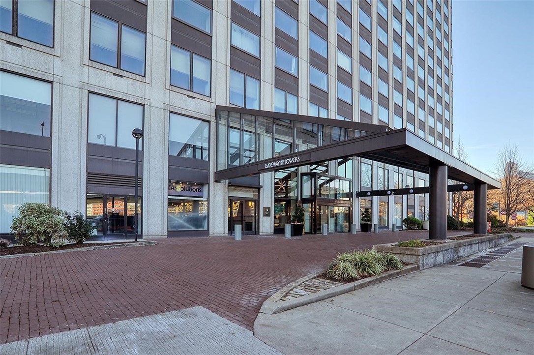 320 Fort Duquesne Blvd 8M