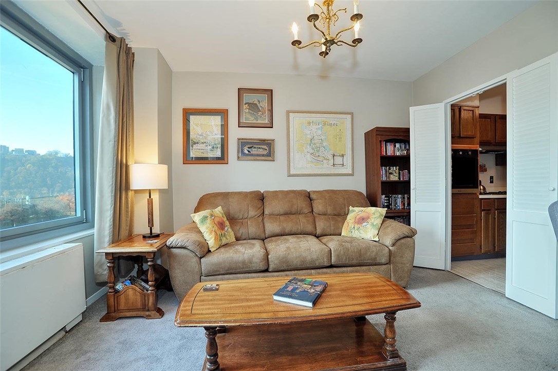320 Fort Duquesne Blvd 8M