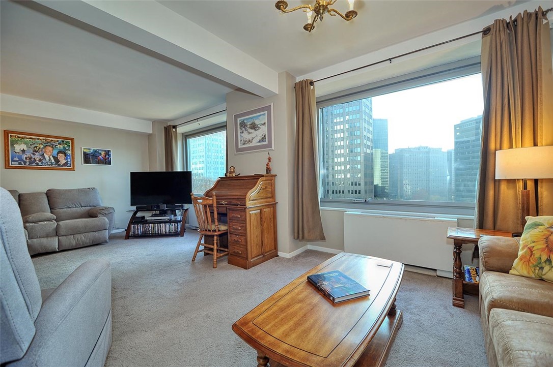320 Fort Duquesne Blvd 8M