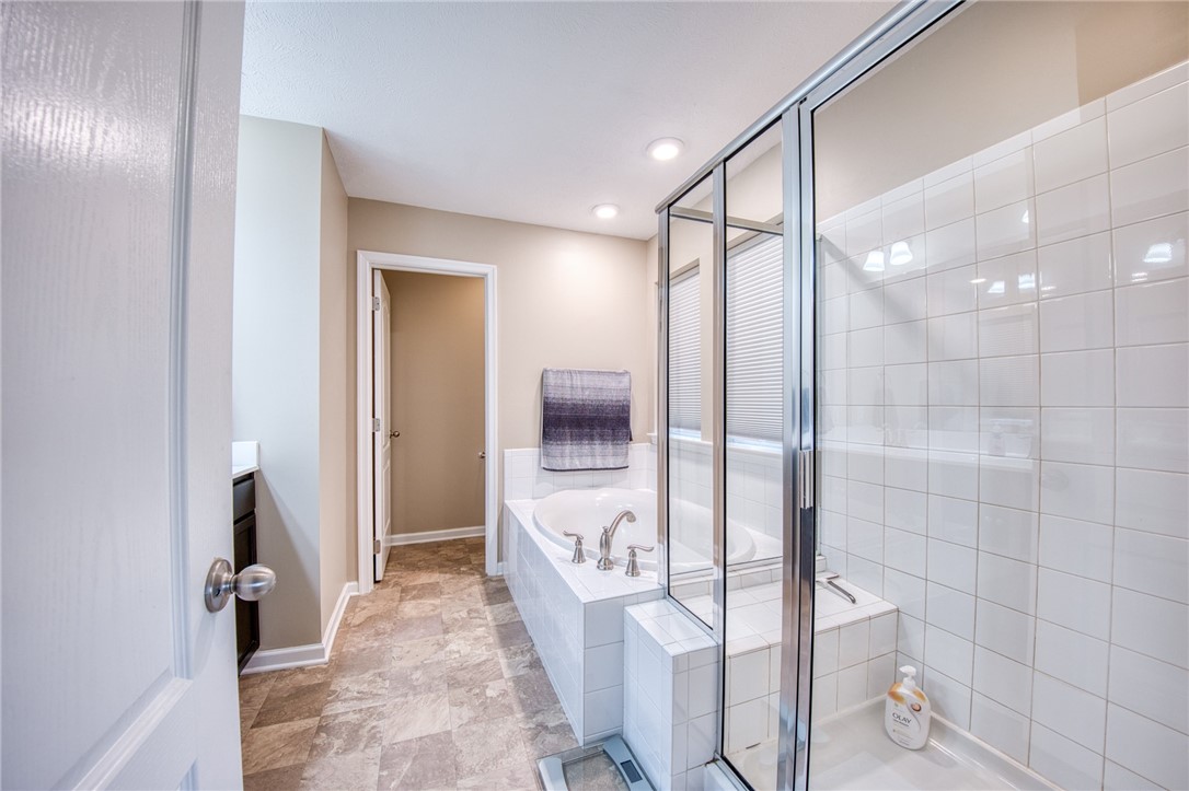 3007 Sir Charles Dr