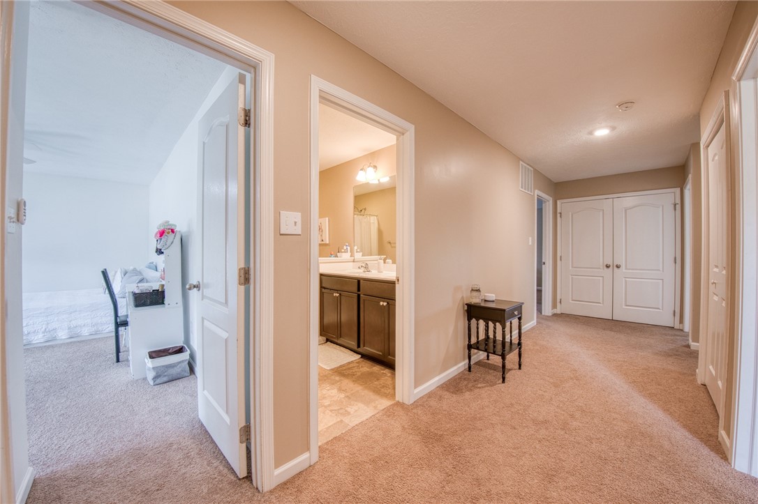 3007 Sir Charles Dr