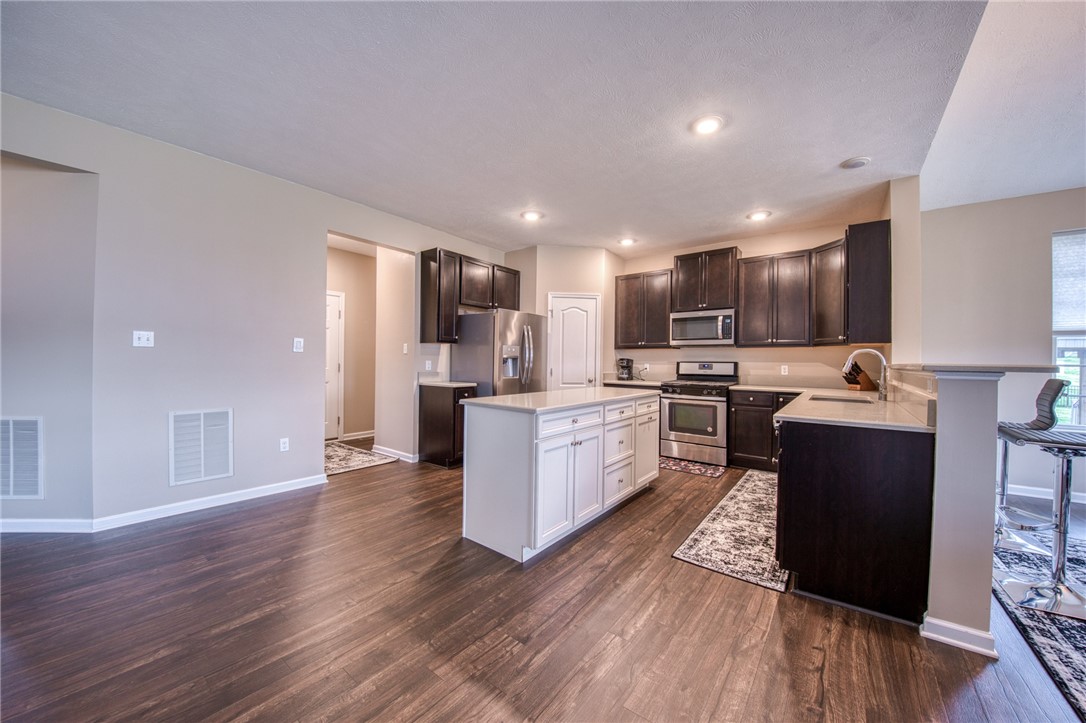 3007 Sir Charles Dr