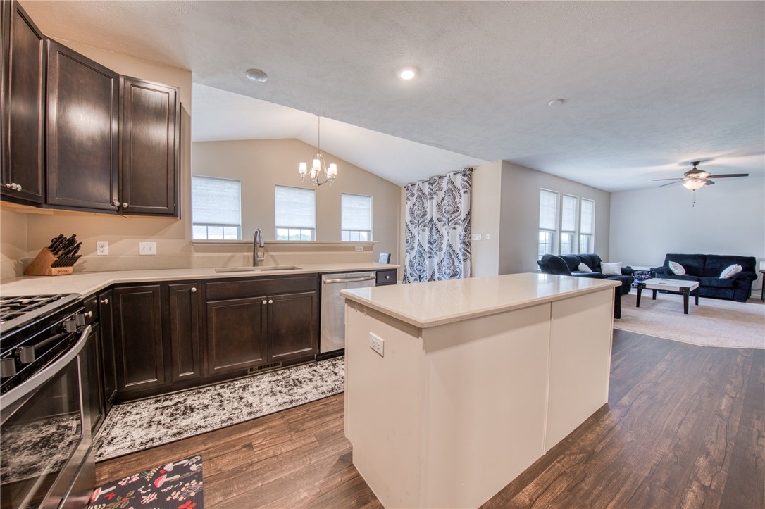3007 Sir Charles Dr