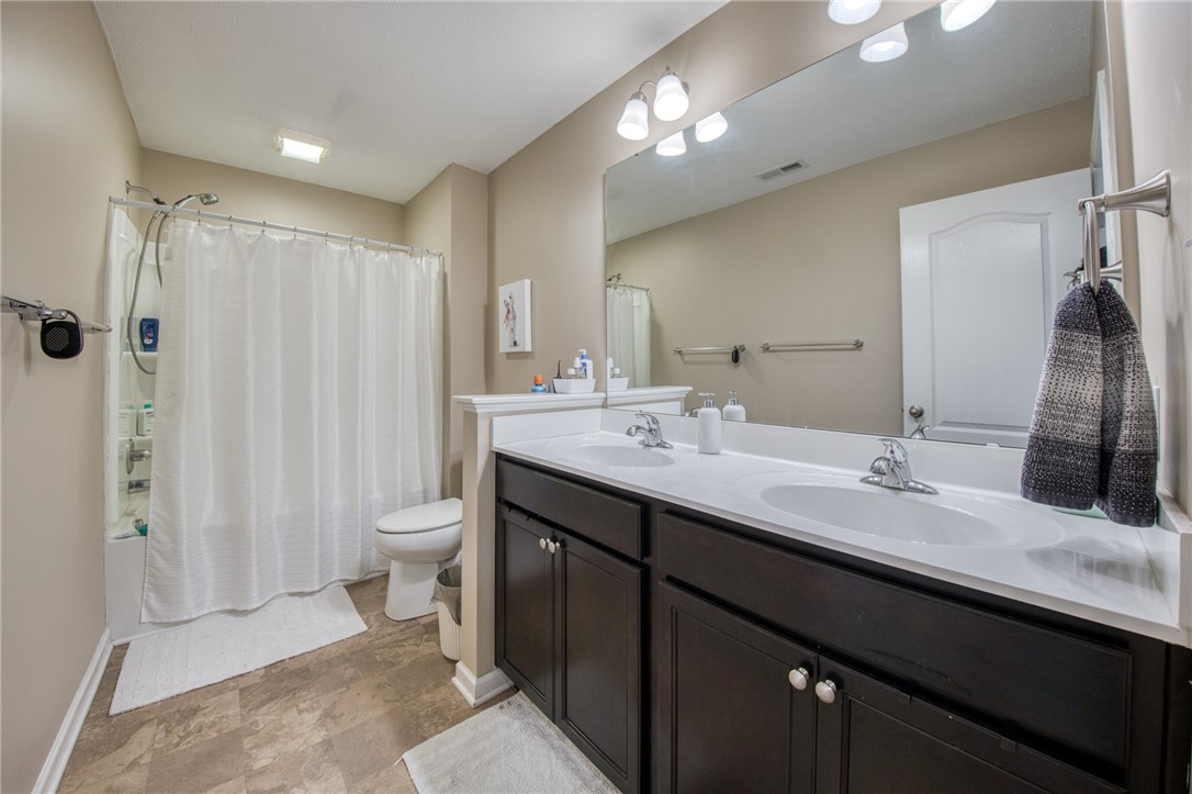3007 Sir Charles Dr