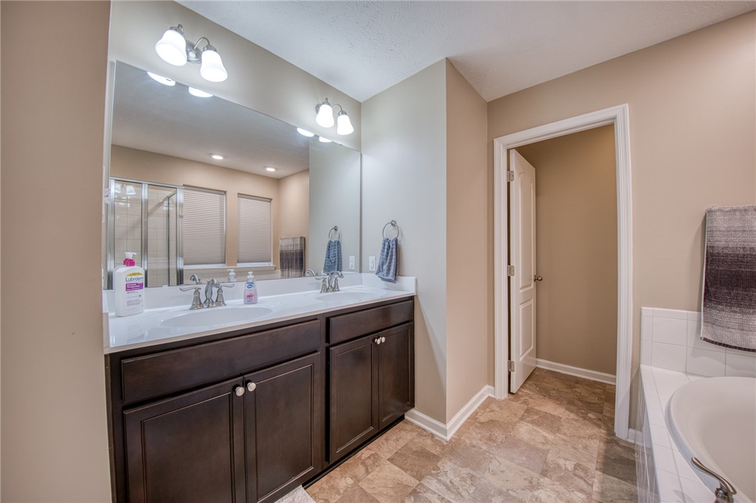 3007 Sir Charles Dr