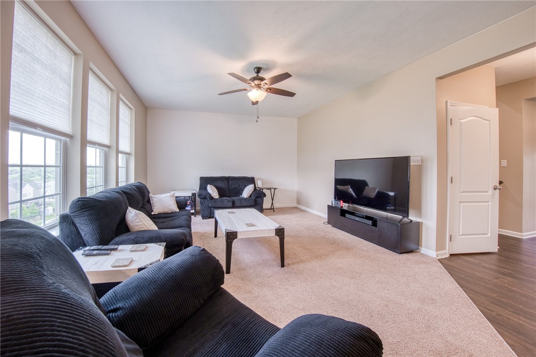 3007 Sir Charles Dr