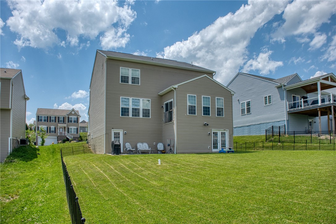 3007 Sir Charles Dr