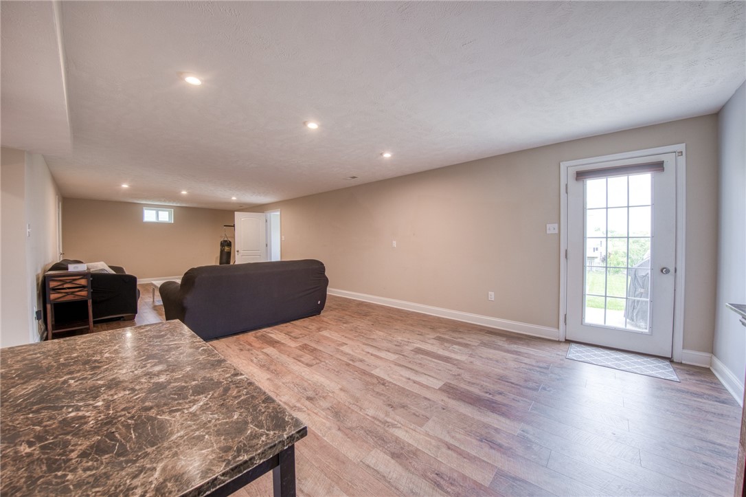 3007 Sir Charles Dr