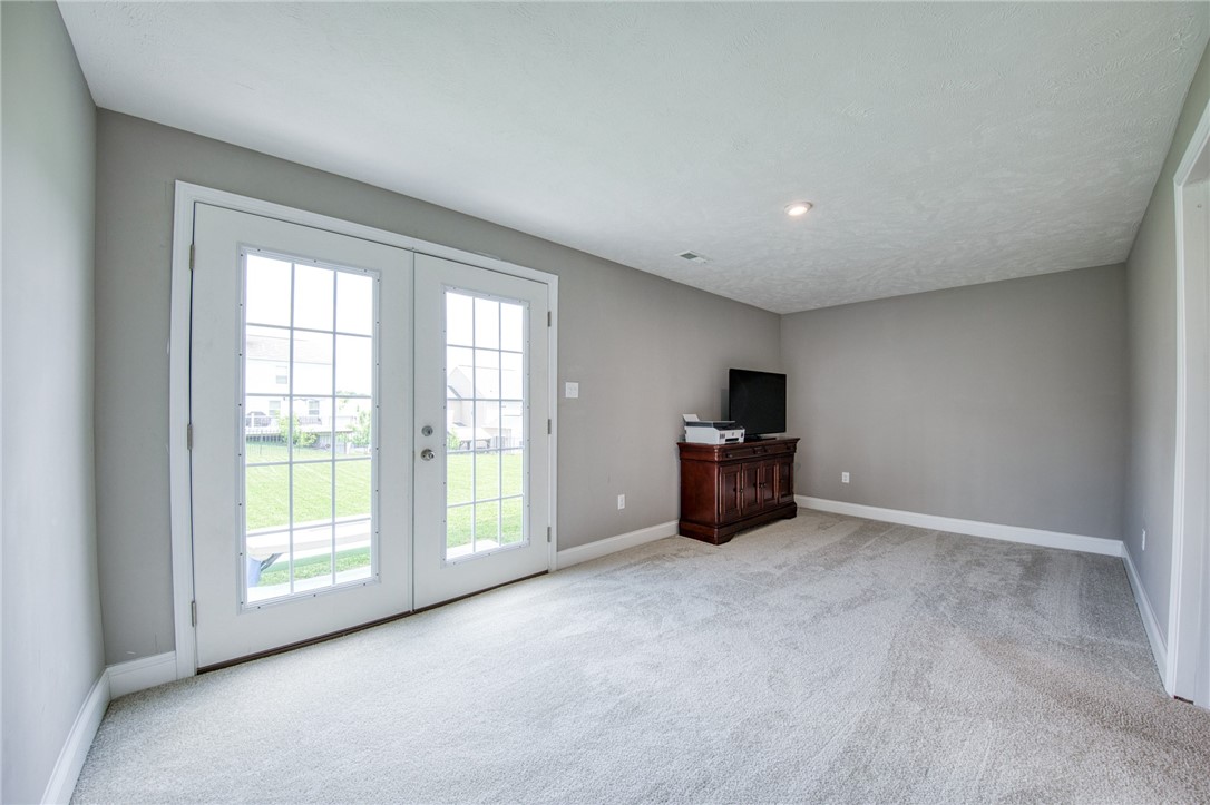 3007 Sir Charles Dr