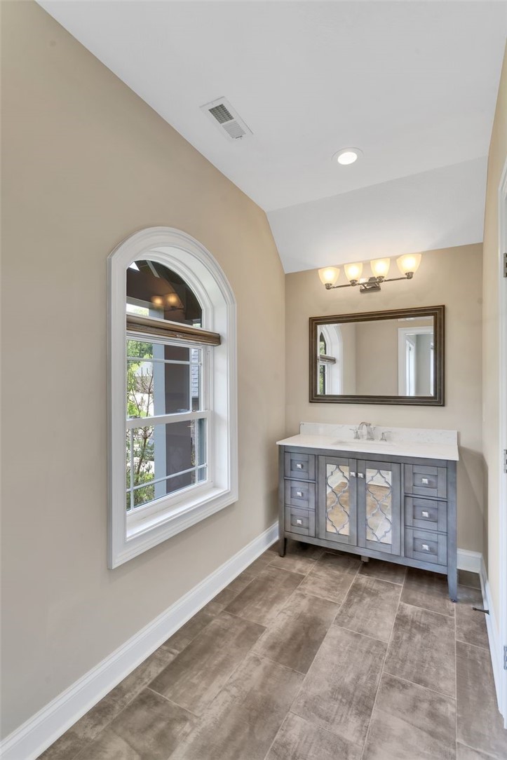 301 Serendipity Ln