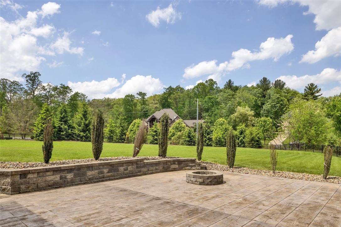 301 Serendipity Ln