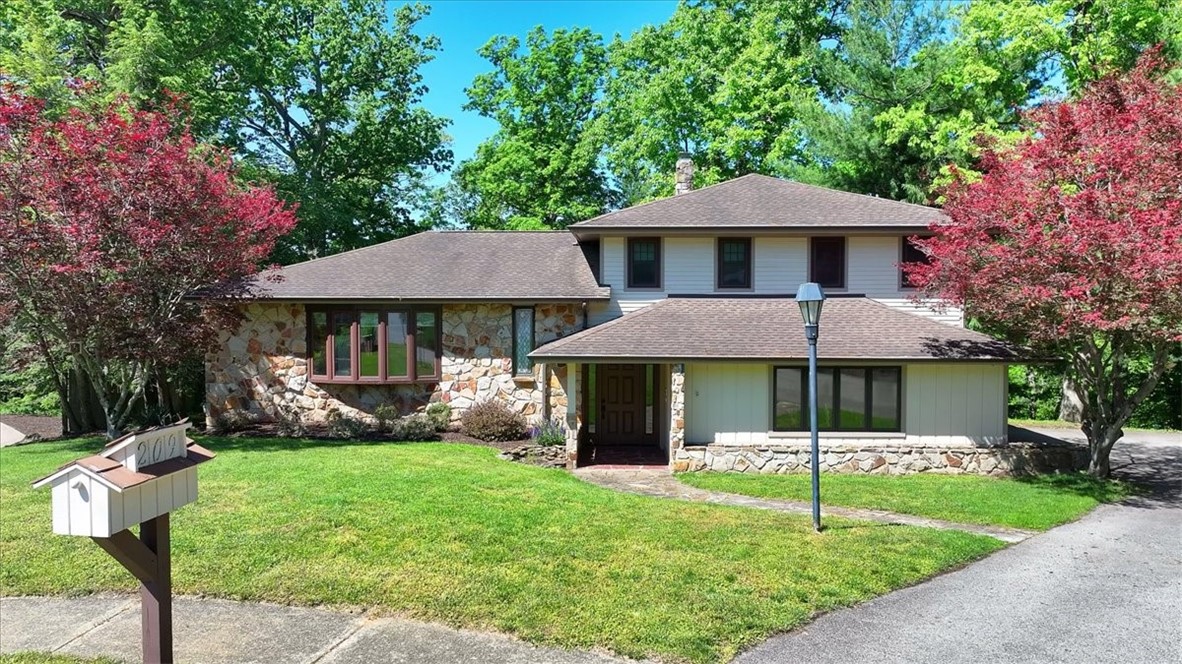 209 Tyburn Woods Dr