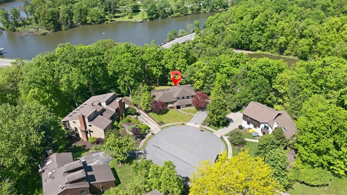 209 Tyburn Woods Dr