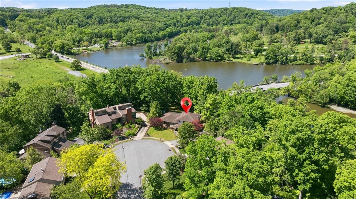 209 Tyburn Woods Dr
