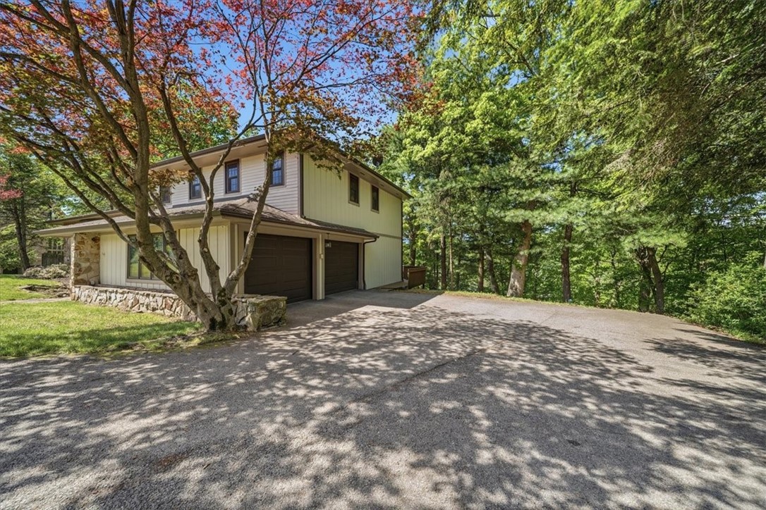 209 Tyburn Woods Dr