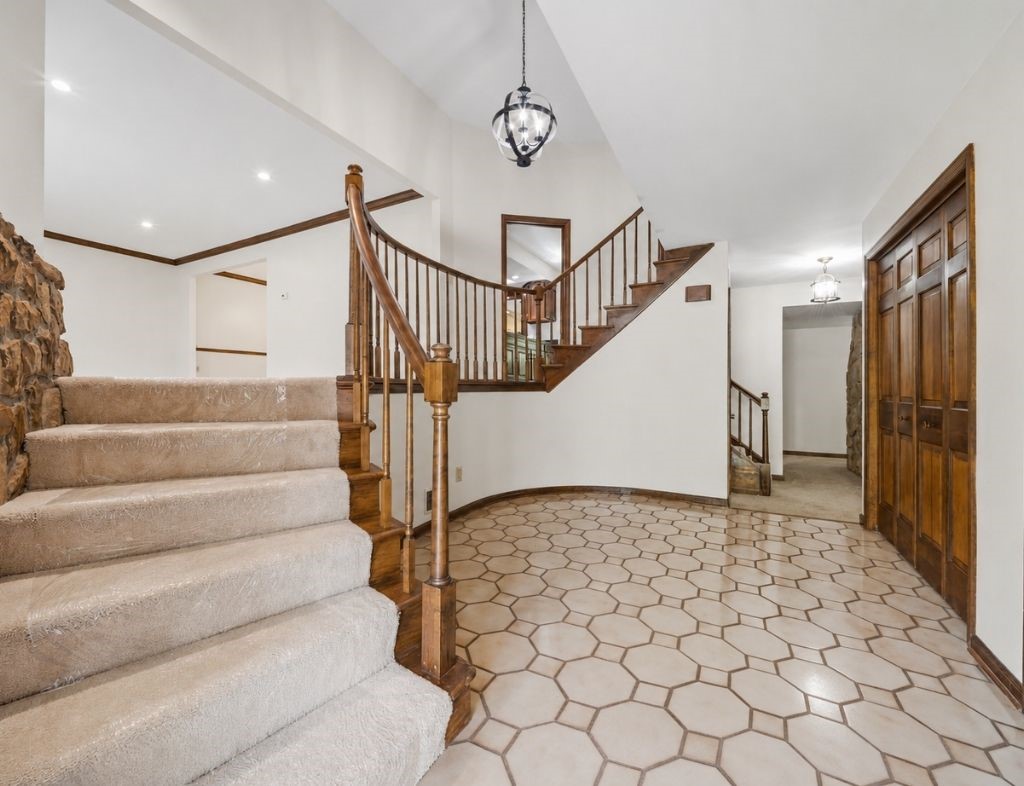 209 Tyburn Woods Dr