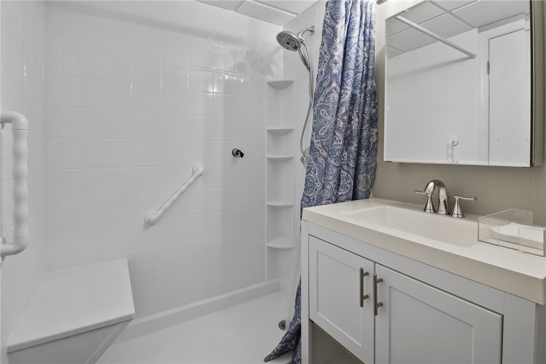 5825 5th Ave 102