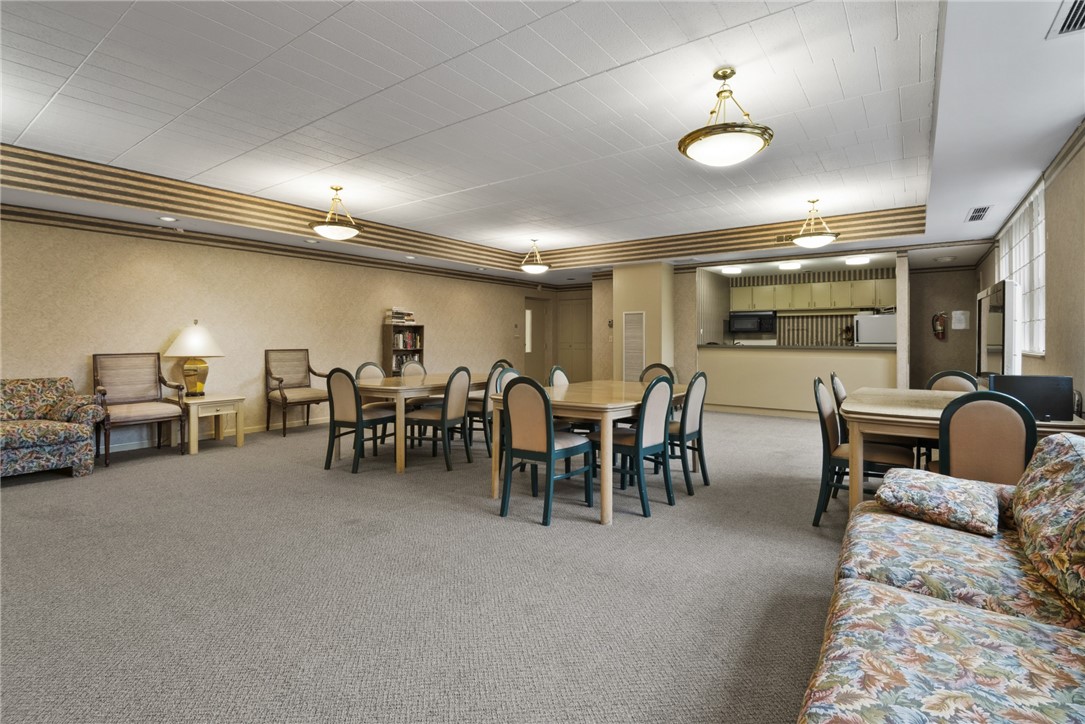5825 5th Ave 102
