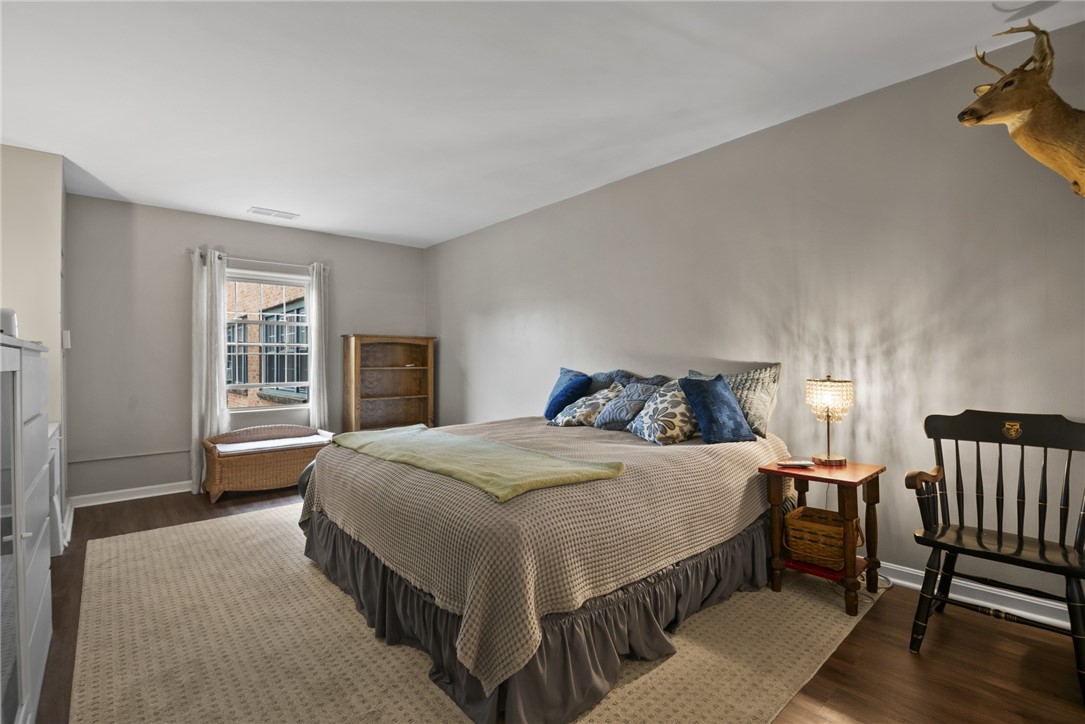 5825 5th Ave 102