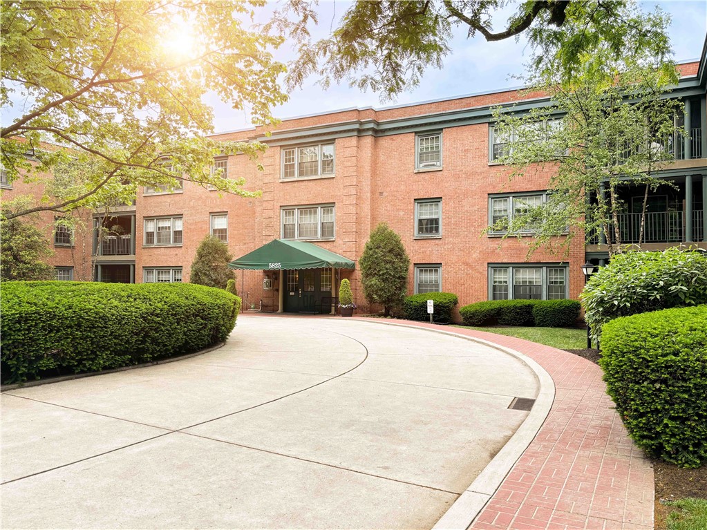 5825 5th Ave 102
