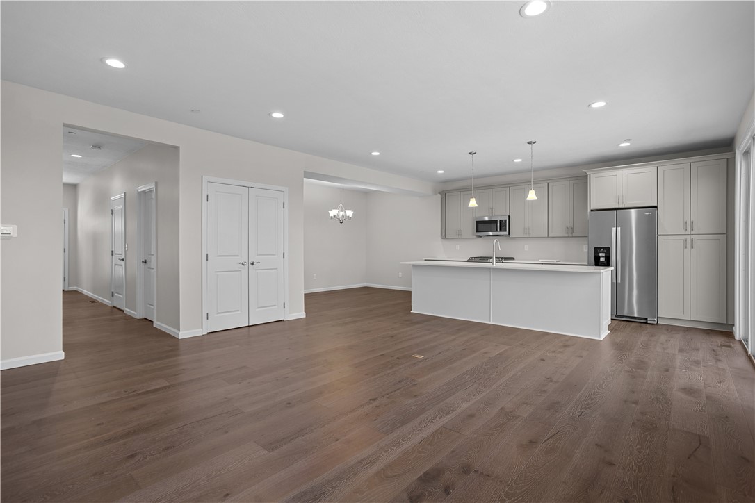 413 WALNUT CT