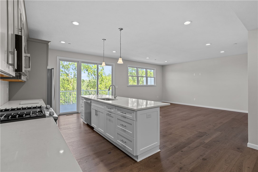 413 WALNUT CT