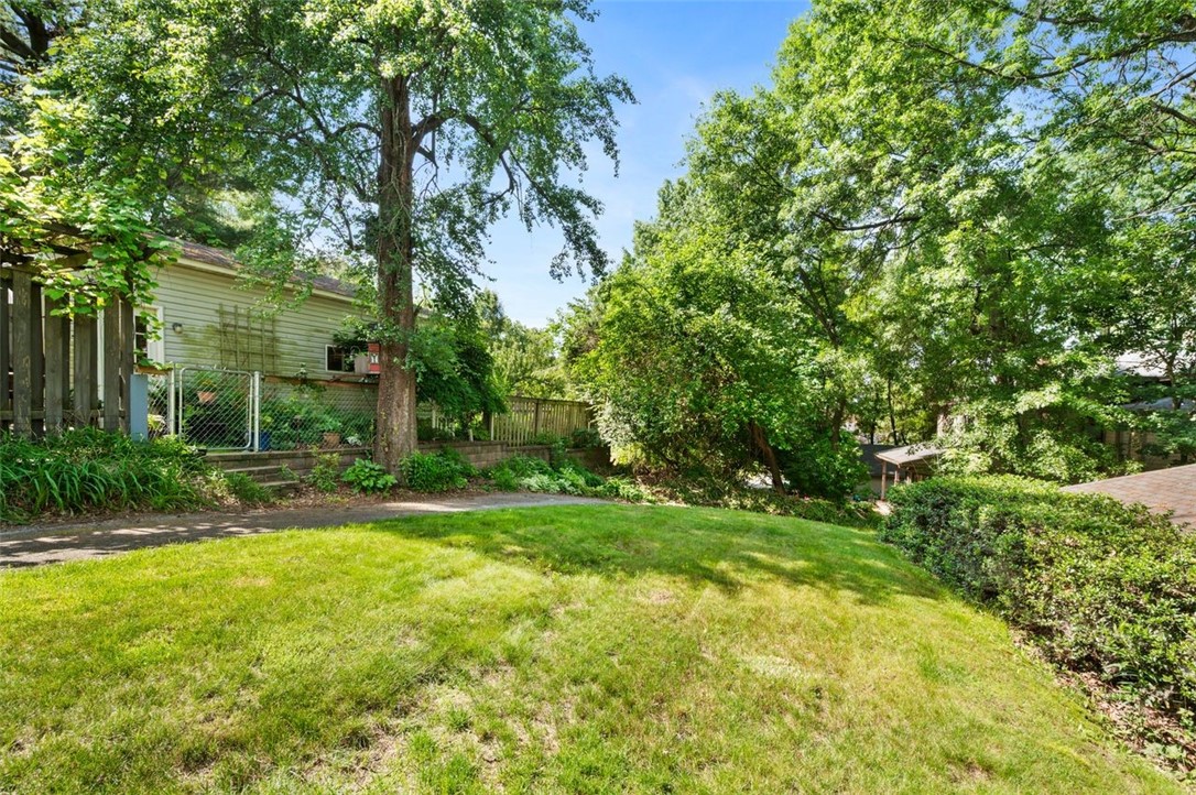 170 Lloyd Ave