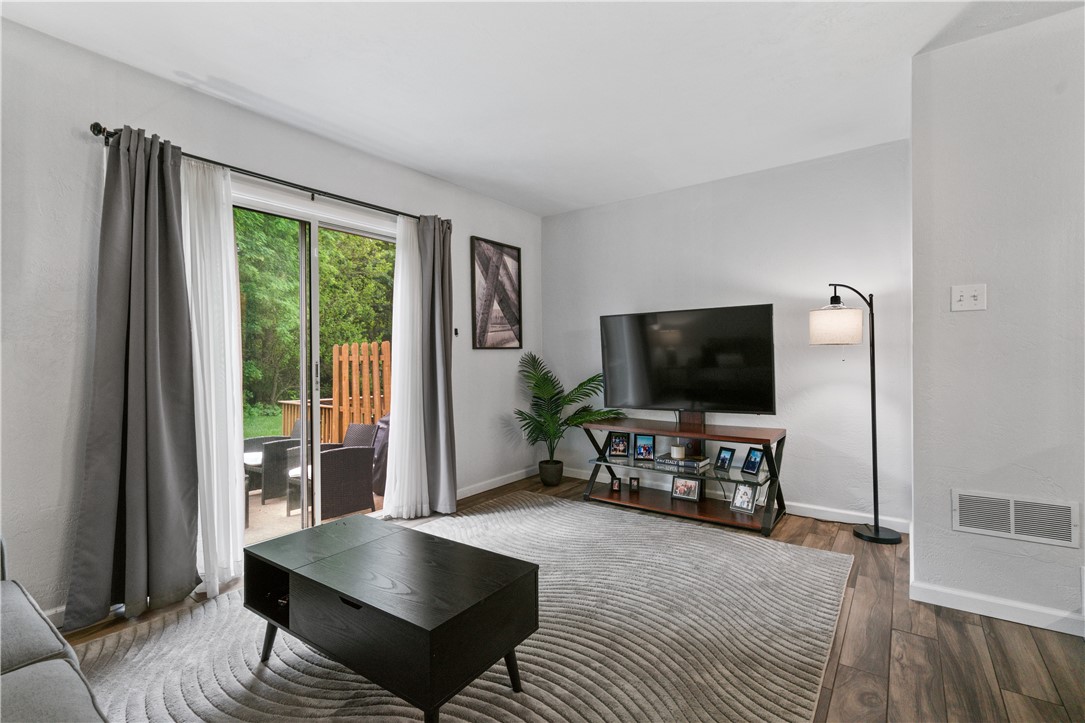 105 Spruce Ct