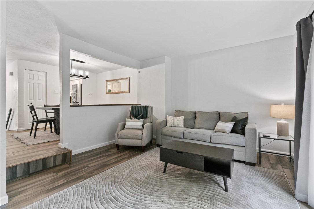 105 Spruce Ct