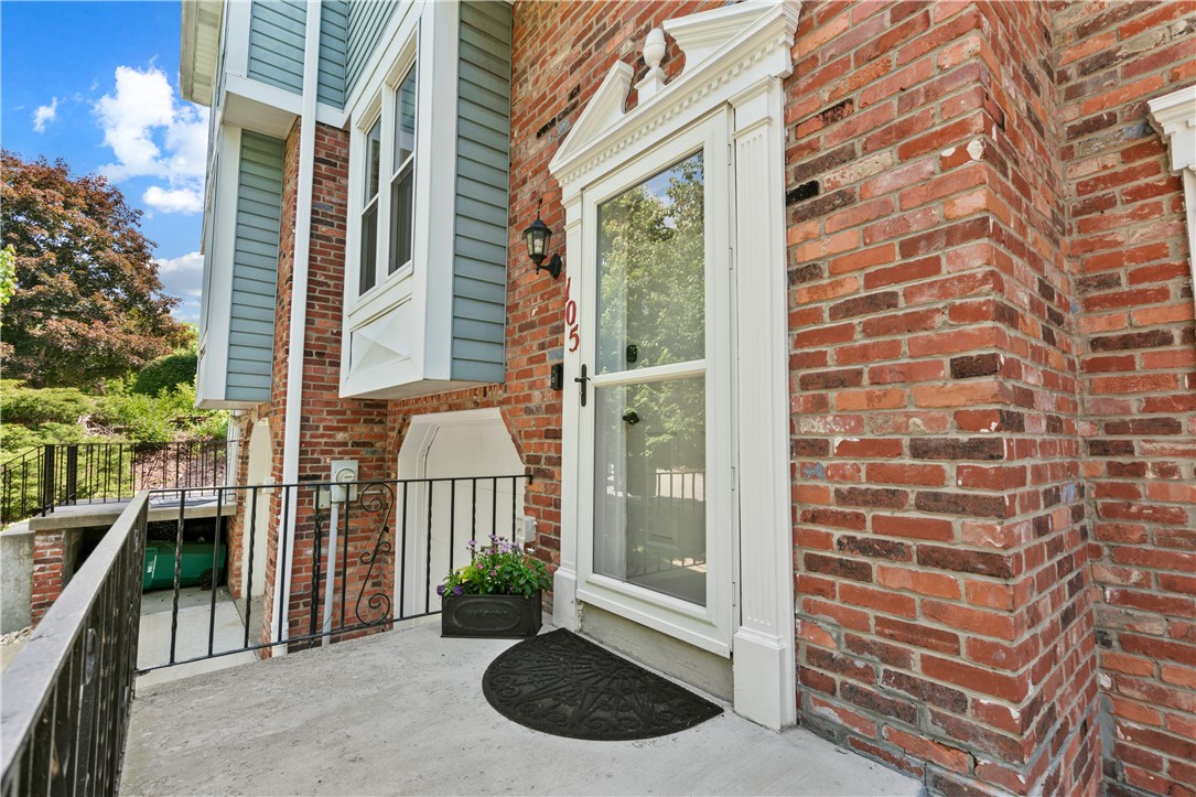 105 Spruce Ct