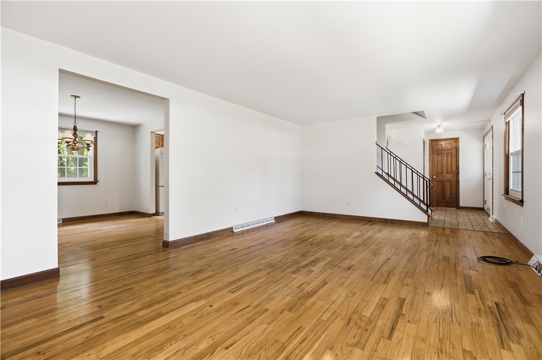 1129 King George Court