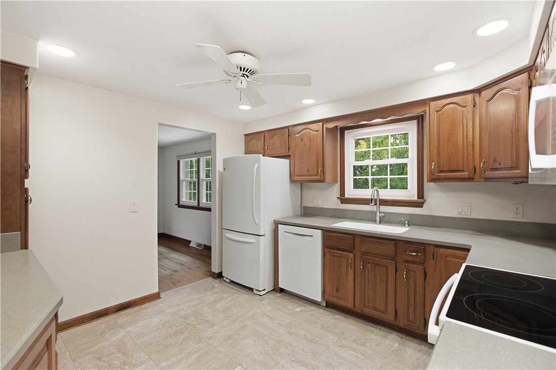 1129 King George Court