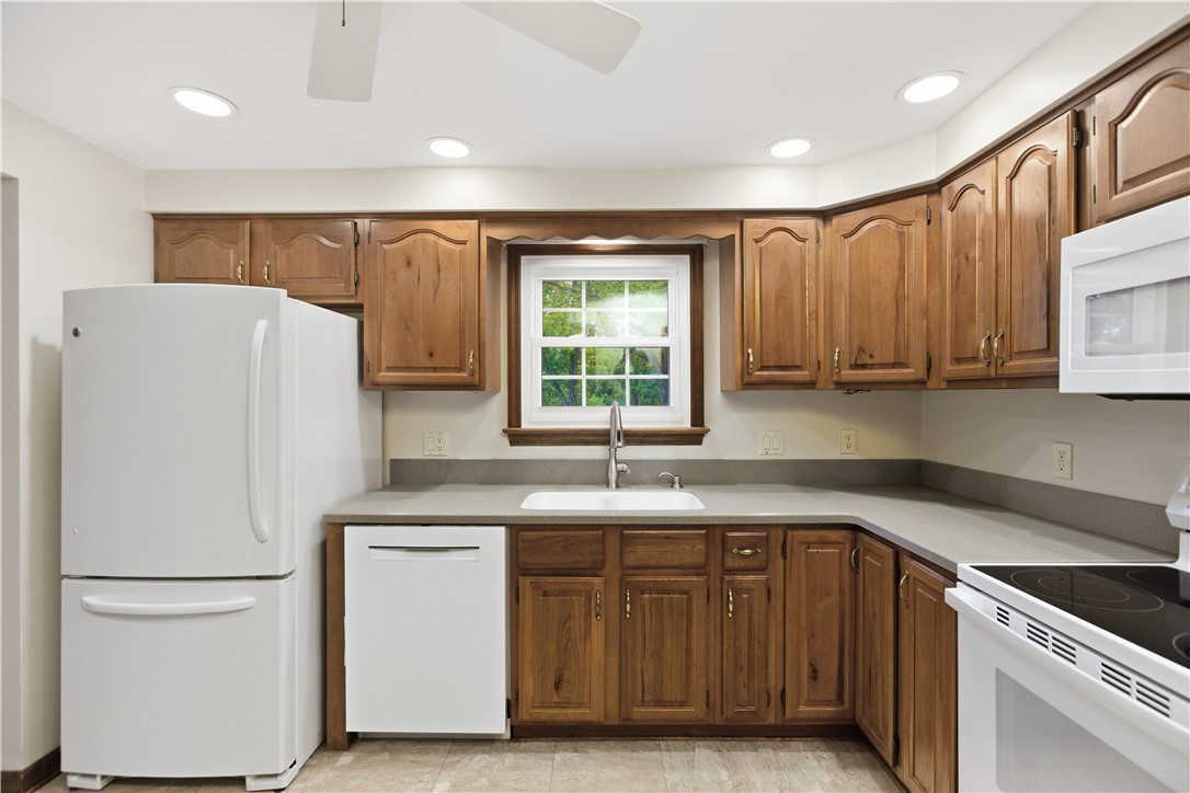 1129 King George Court