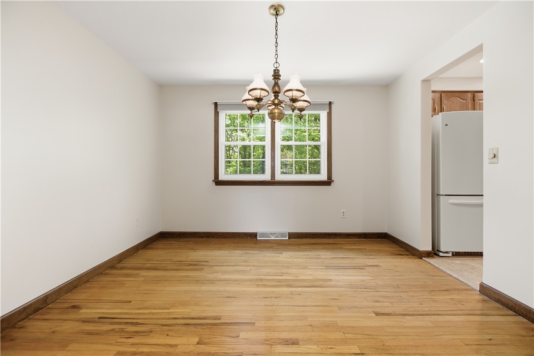1129 King George Court